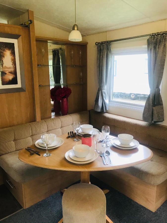 Turnberry Caravan Quiet Peaceful Location Near Golf Spas And Beaches Girvan Exterior photo