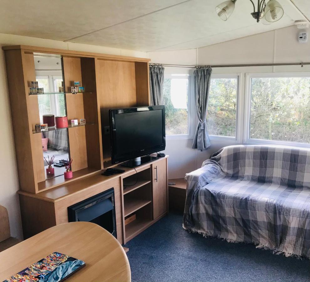 Turnberry Caravan Quiet Peaceful Location Near Golf Spas And Beaches Girvan Exterior photo
